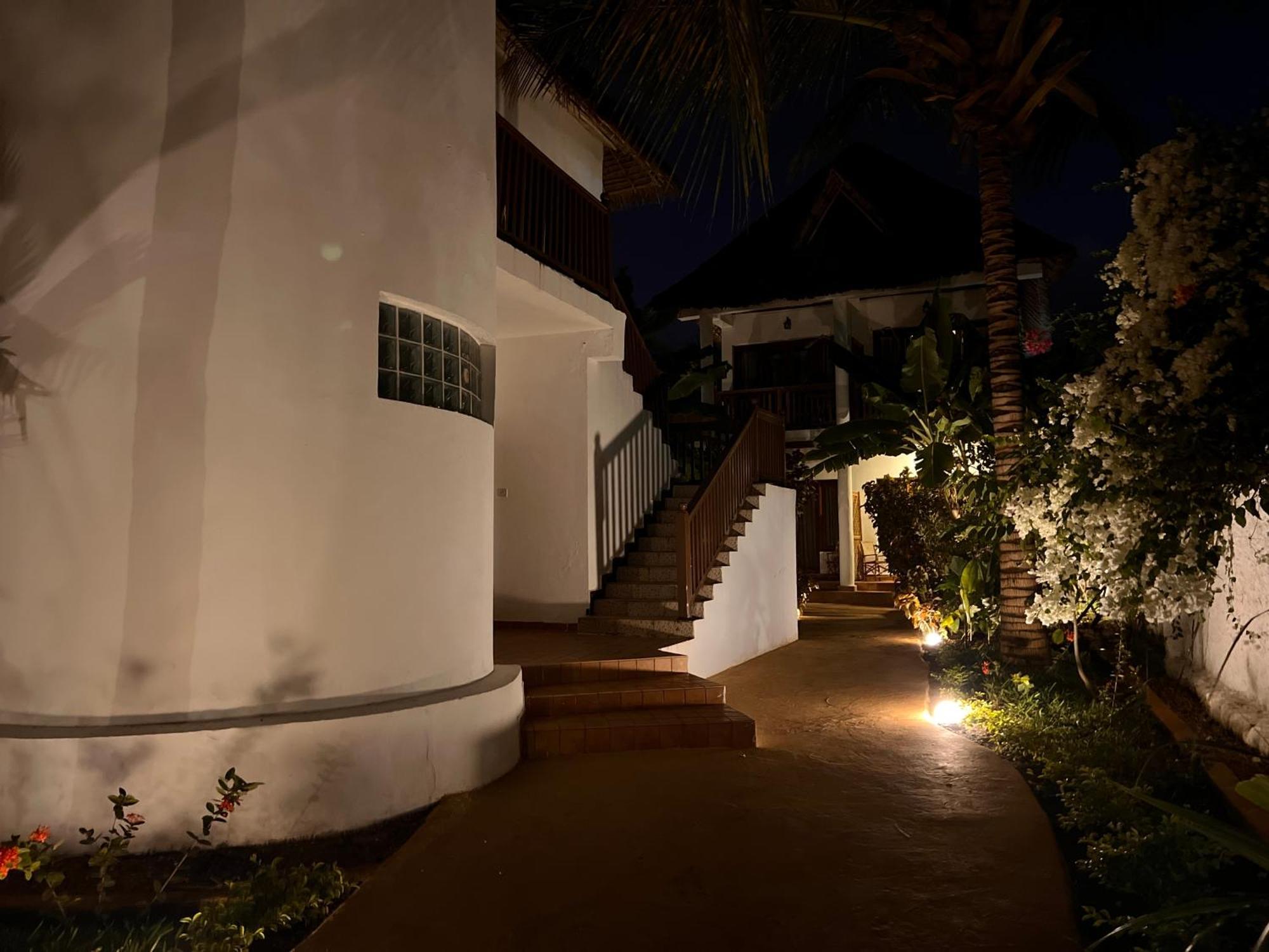 ОТЕЛЬ ZANZIBAR BAHARI VILLAS МАТЕМВЕ 4* (Танзания) - от 7819 RUB | NOCHI